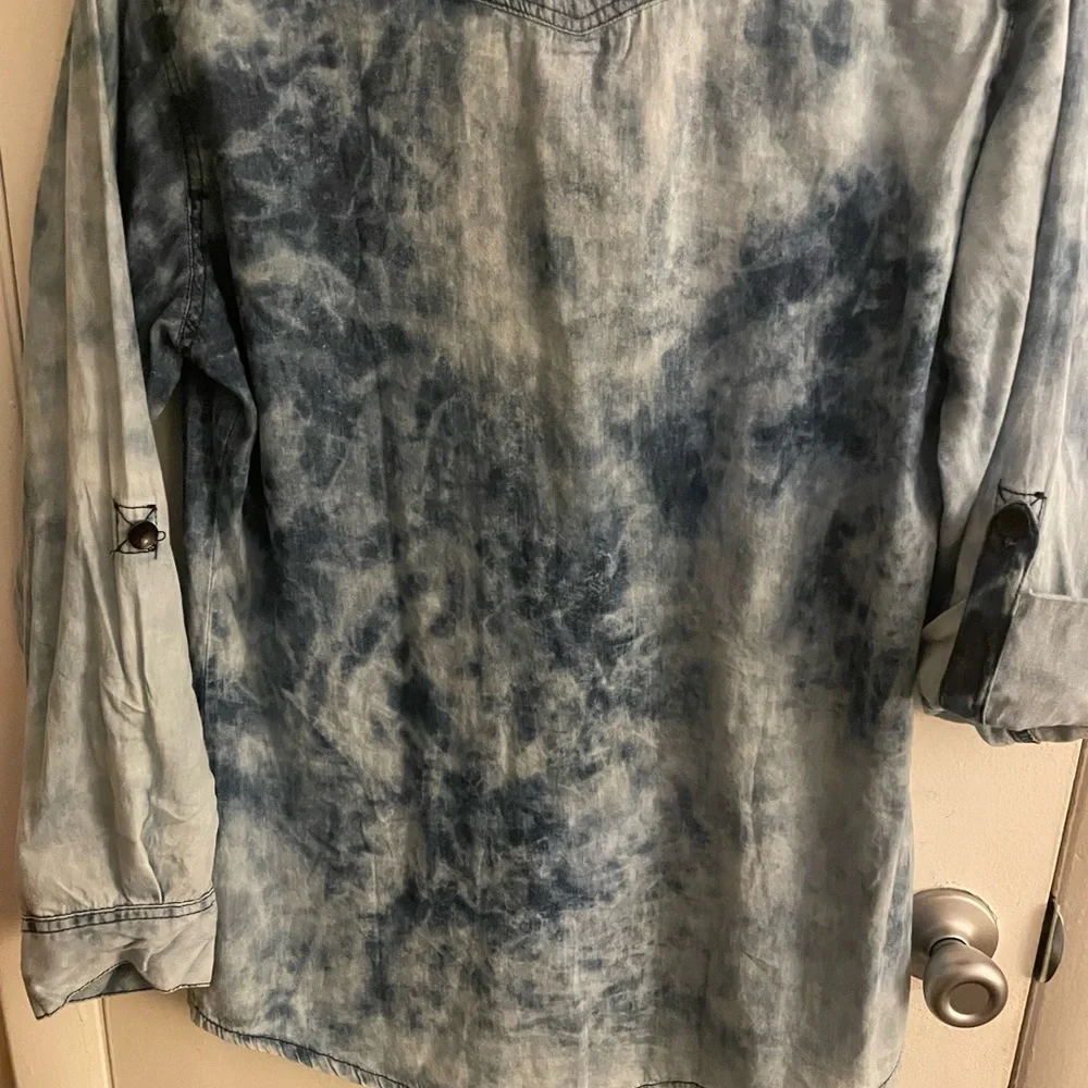 Thrill Distressed Indigo Shirt - Picture 2 of 7